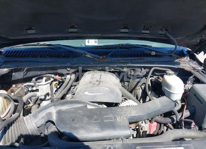 Photo 10 of 2005 Chevrolet Suburban 1500 LS (VIN 1GNFK16Z55J251296)