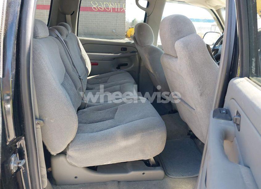 Photo 8 of 2005 Chevrolet Suburban 1500 LS (VIN 1GNFK16Z55J251296)