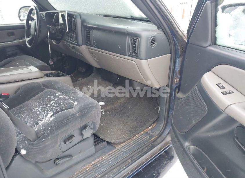 Photo 5 of 2002 Chevrolet Suburban 1500 LS (VIN 1GNFK16Z62J141868)