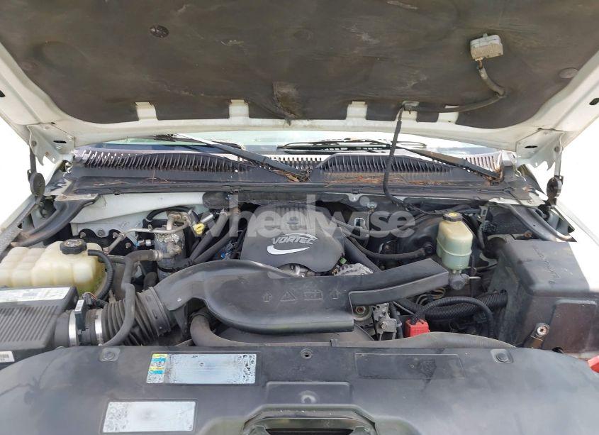 Photo 10 of 2002 Chevrolet Suburban 1500 LT (VIN 1GNFK16Z62J167600)