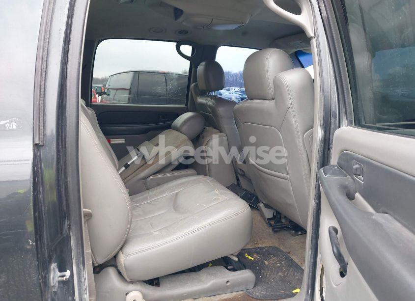 Photo 8 of 2003 Chevrolet Suburban 1500 LT (VIN 1GNFK16Z63J315083)