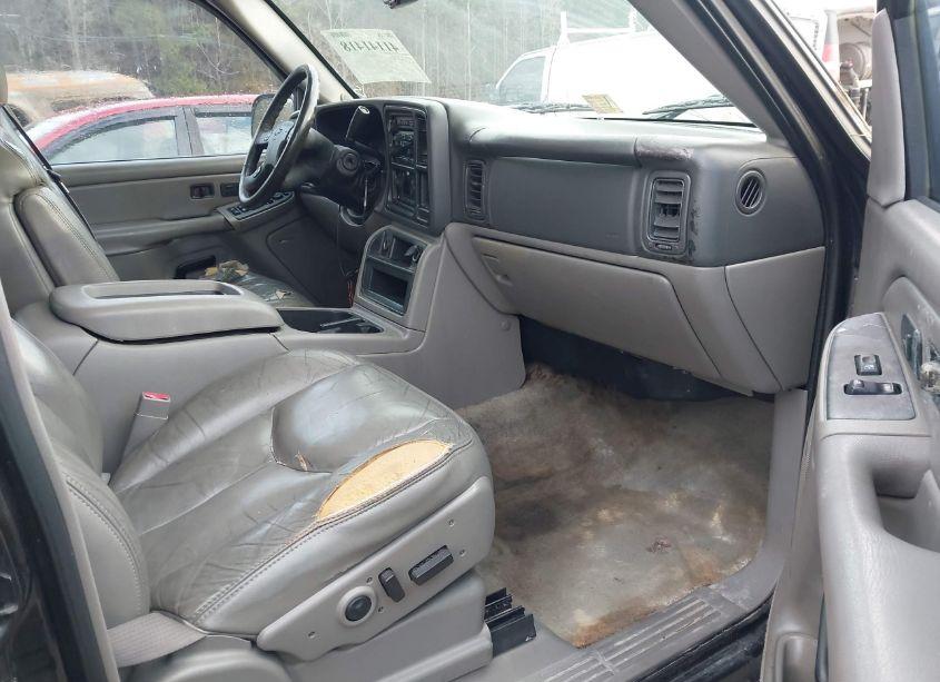 Photo 5 of 2004 Chevrolet Suburban 1500 LT (VIN 1GNFK16Z64J159466)