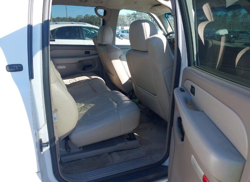 Photo 8 of 2002 Chevrolet Suburban 1500 LT (VIN 1GNFK16Z82J127812)