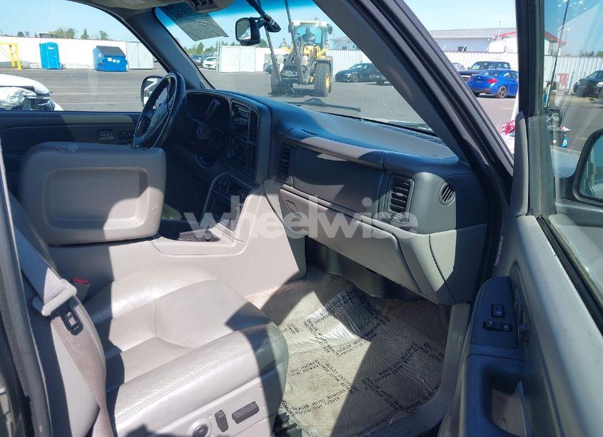 Photo 5 of 2003 Chevrolet Suburban 1500 LT (VIN 1GNFK16Z83J194671)