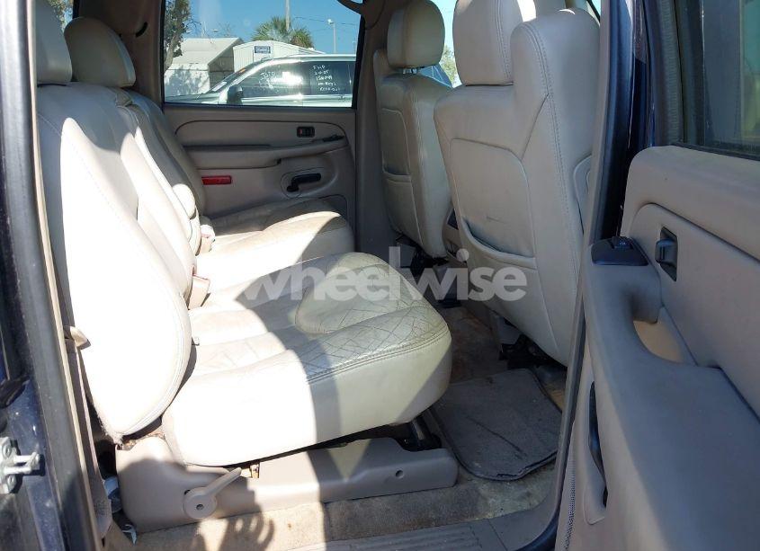 Photo 8 of 2004 Chevrolet Suburban 1500 LT (VIN 1GNFK16Z84J197572)