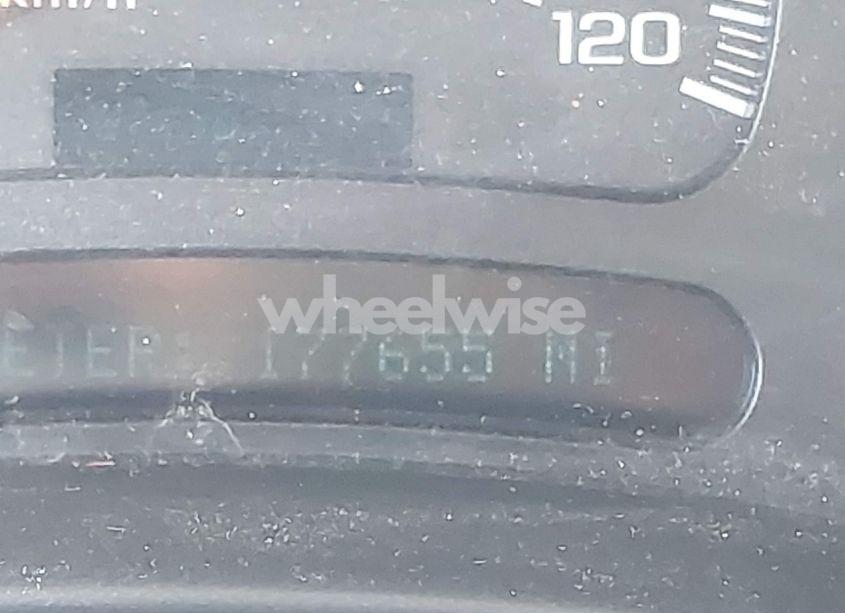 Photo 7 of 2004 Chevrolet Suburban 1500 LT (VIN 1GNFK16Z84J244731)