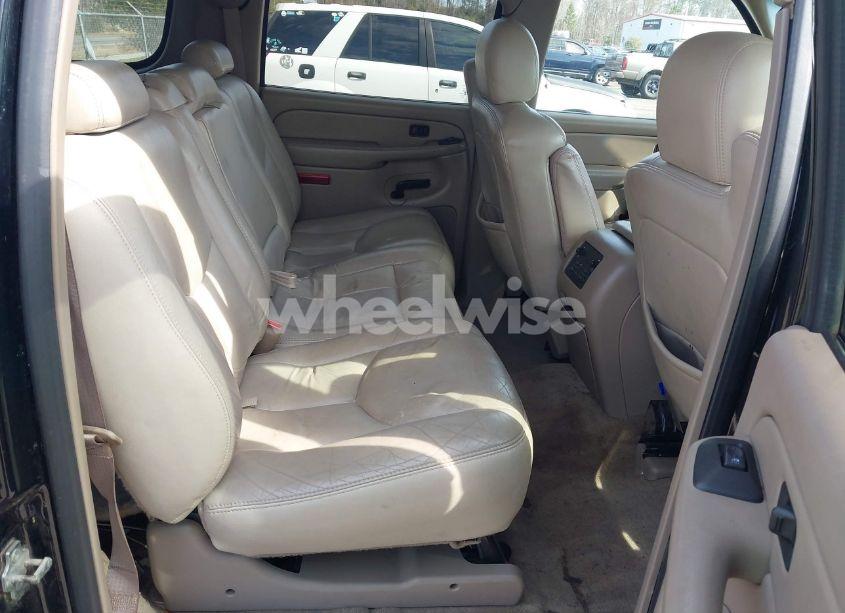 Photo 8 of 2004 Chevrolet Suburban 1500 LT (VIN 1GNFK16Z84J244731)