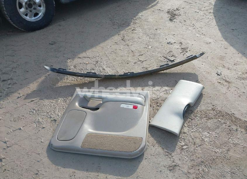 Photo 12 of 2002 Chevrolet Suburban 1500 LT (VIN 1GNFK16Z92J109951)