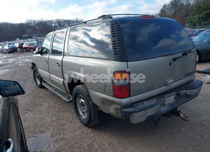 Photo 3 of 2002 Chevrolet Suburban 1500 LT (VIN 1GNFK16Z92J109951)
