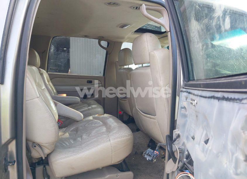 Photo 8 of 2002 Chevrolet Suburban 1500 LT (VIN 1GNFK16Z92J109951)