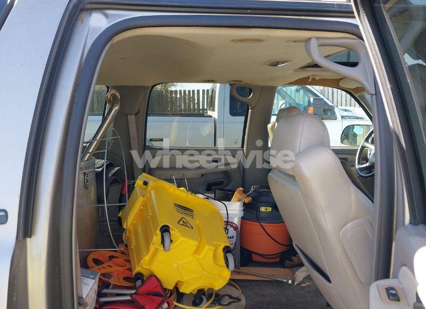 Photo 8 of 2002 Chevrolet Suburban 1500 LT (VIN 1GNFK16Z92J246243)