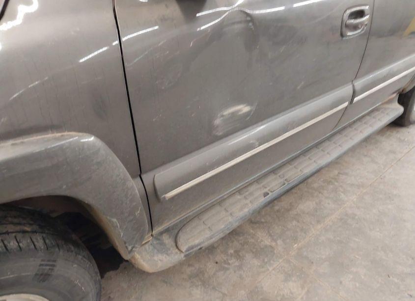 Photo 6 of 2002 Chevrolet Suburban 1500 LT (VIN 1GNFK16ZX2J222341)