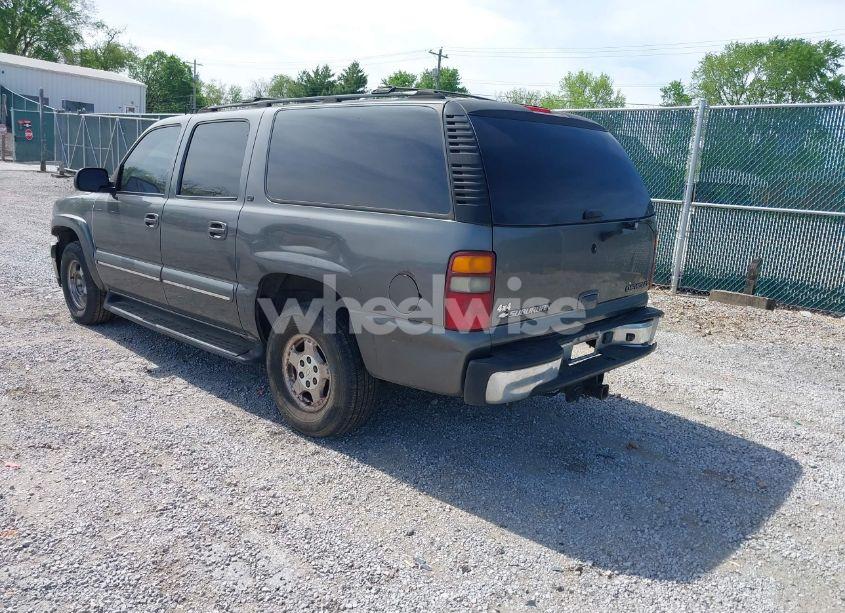 Photo 3 of 2002 Chevrolet Suburban 1500 LT (VIN 1GNFK16ZX2J297816)