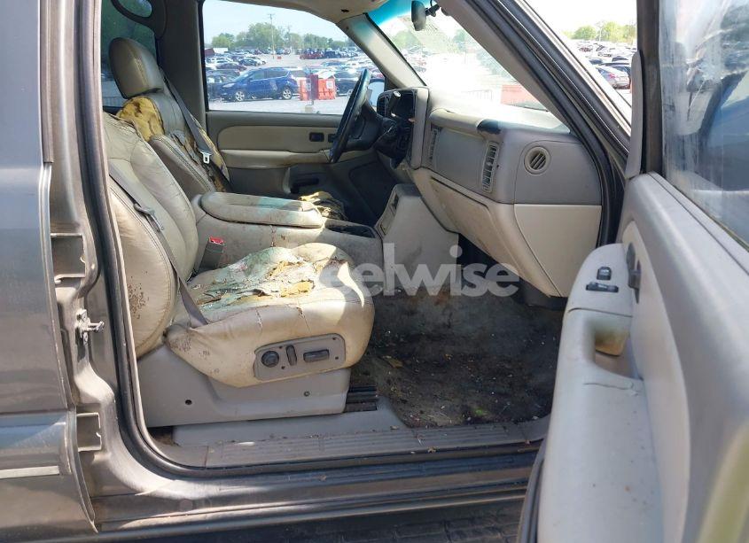 Photo 5 of 2002 Chevrolet Suburban 1500 LT (VIN 1GNFK16ZX2J297816)