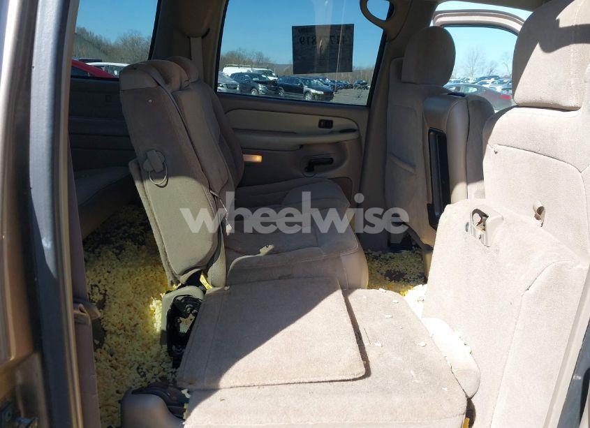 Photo 8 of 2003 Chevrolet Suburban 1500 LS (VIN 1GNFK16ZX3J197314)