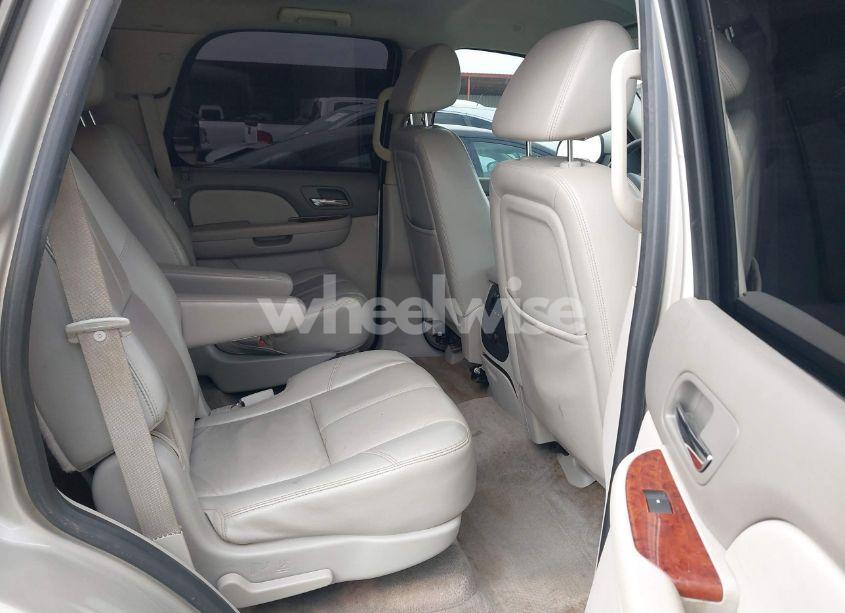 Photo 8 of 2009 Chevrolet Tahoe LT2 (VIN 1GNFK23009R138133)