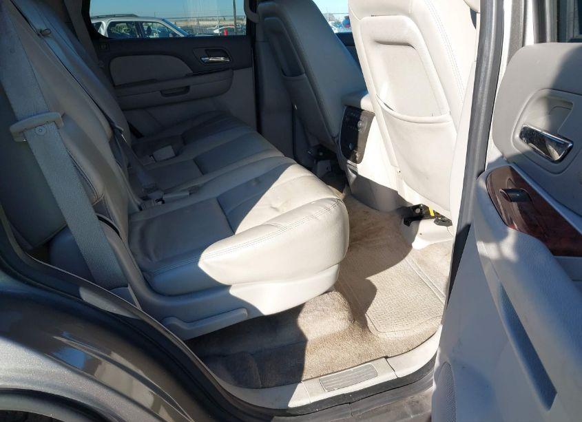 Photo 8 of 2009 Chevrolet Tahoe LT2 (VIN 1GNFK23009R179197)