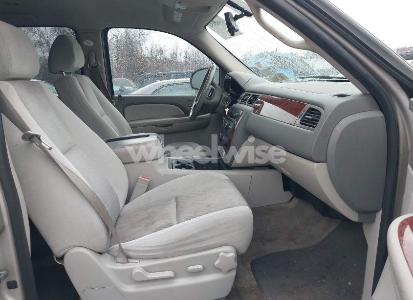 Photo 5 of 2009 Chevrolet Tahoe LT1 (VIN 1GNFK23009R227457)