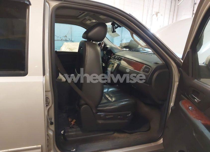 Photo 5 of 2009 Chevrolet Tahoe LT2 (VIN 1GNFK23019R287148)