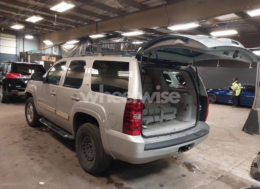 Photo 3 of 2009 Chevrolet Tahoe LT2 (VIN 1GNFK23039R292545)