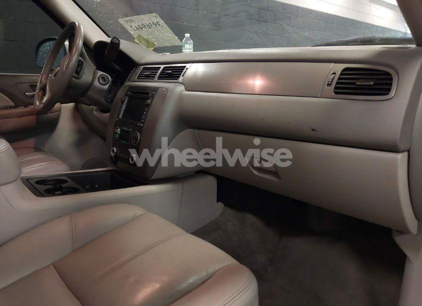 Photo 5 of 2009 Chevrolet Tahoe LT2 (VIN 1GNFK23039R292545)