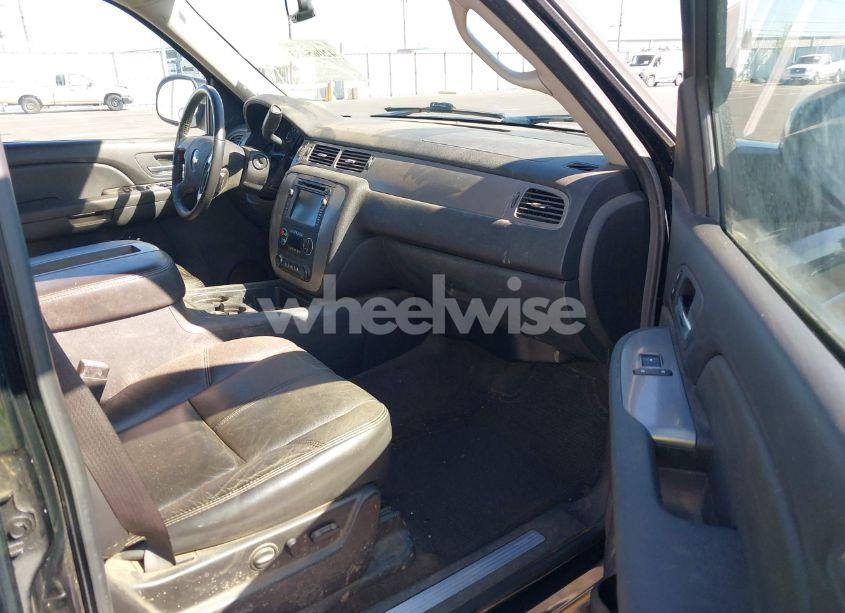 Photo 5 of 2009 Chevrolet Tahoe LT2 (VIN 1GNFK23069R199423)