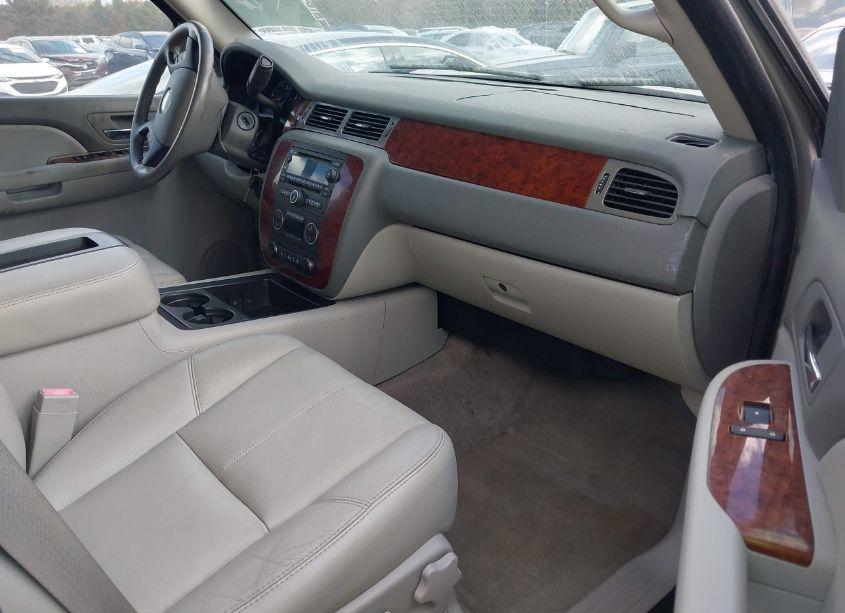 Photo 5 of 2009 Chevrolet Tahoe LT2 (VIN 1GNFK23079R246927)