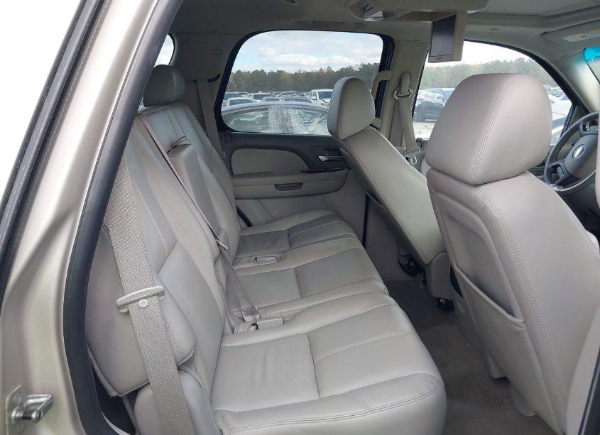 Photo 8 of 2009 Chevrolet Tahoe LT2 (VIN 1GNFK23079R246927)