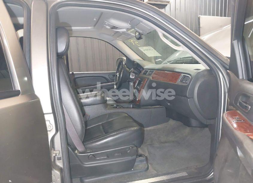 Photo 5 of 2009 Chevrolet Tahoe LT2 (VIN 1GNFK23089R106482)