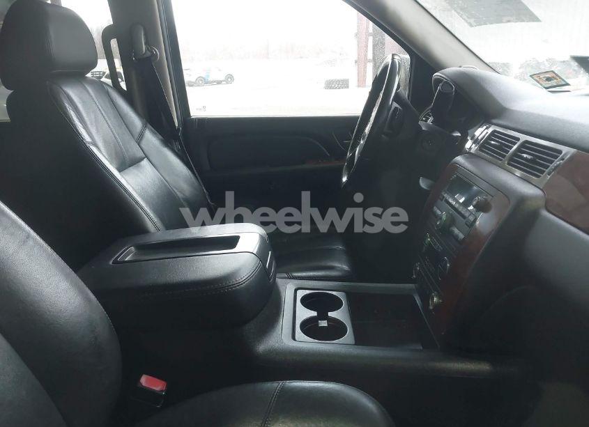 Photo 5 of 2009 Chevrolet Tahoe LT2 (VIN 1GNFK23089R241770)