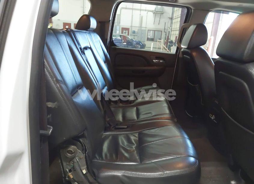 Photo 8 of 2009 Chevrolet Suburban 1500 LT2 (VIN 1GNFK26309R170215)