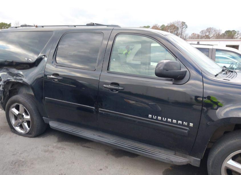 Photo 13 of 2009 Chevrolet Suburban 1500 LT2 (VIN 1GNFK26329R268369)