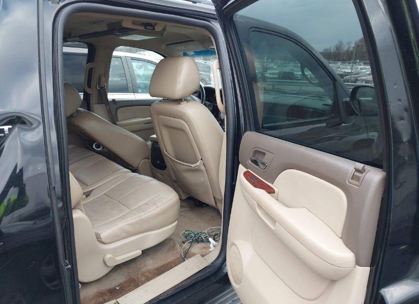 Photo 8 of 2009 Chevrolet Suburban 1500 LT2 (VIN 1GNFK26329R268369)