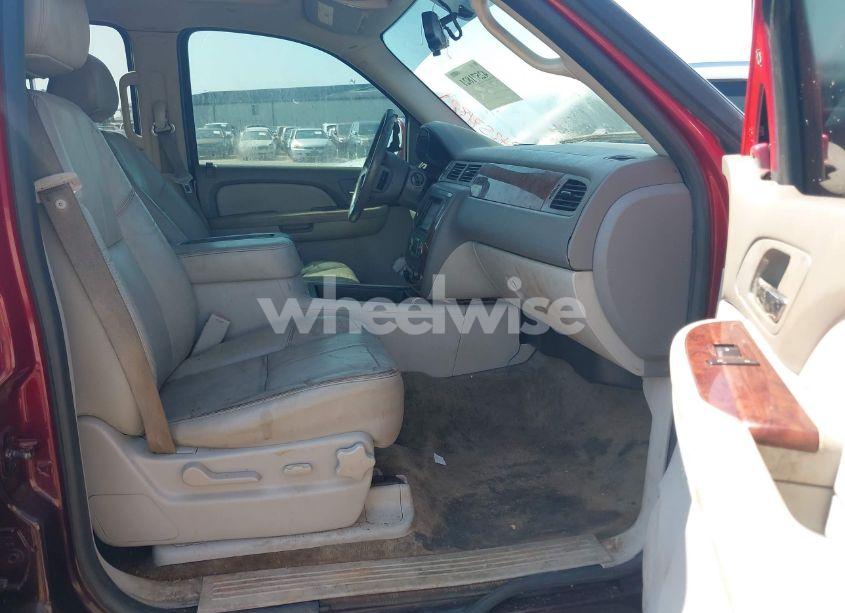 Photo 5 of 2009 Chevrolet Suburban 1500 LT2 (VIN 1GNFK26339R250253)