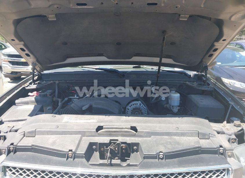 Photo 10 of 2009 Chevrolet Suburban 1500 LT2 (VIN 1GNFK26369R236993)