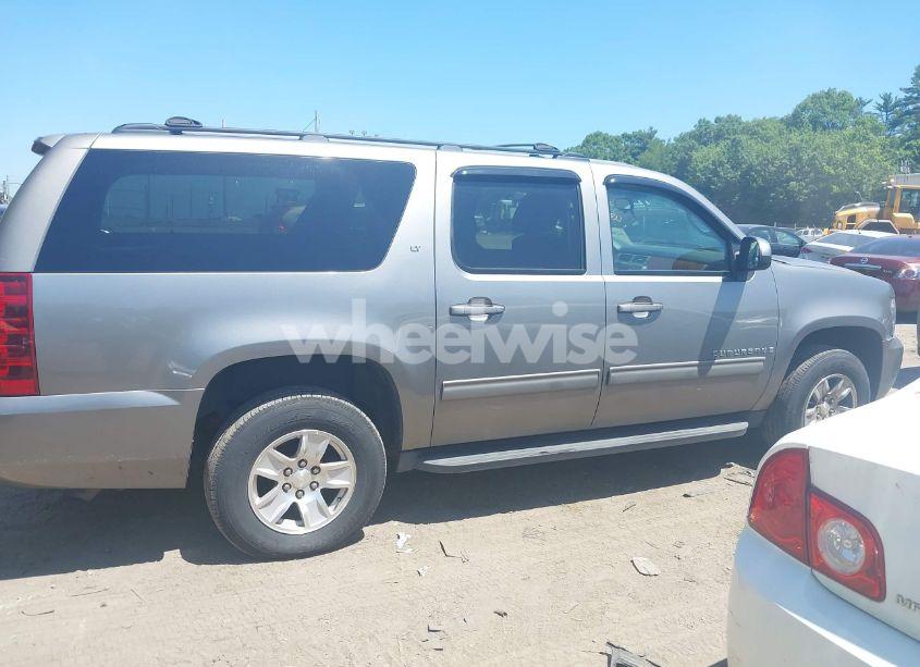 Photo 13 of 2009 Chevrolet Suburban 1500 LT2 (VIN 1GNFK26369R236993)