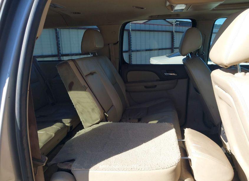 Photo 8 of 2009 Chevrolet Suburban 1500 LT2 (VIN 1GNFK26399J119536)