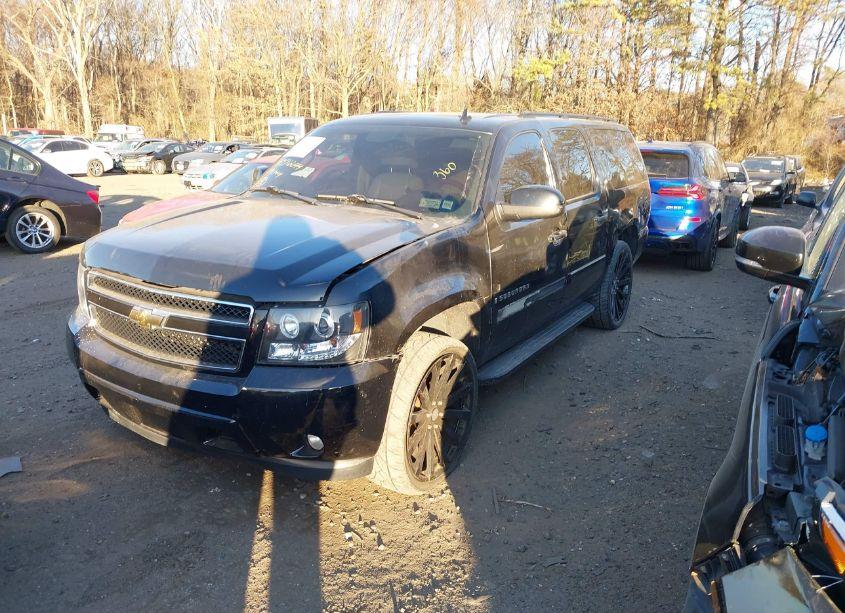 Photo 2 of 2009 Chevrolet Suburban 1500 LT2 (VIN 1GNFK26399R179284)