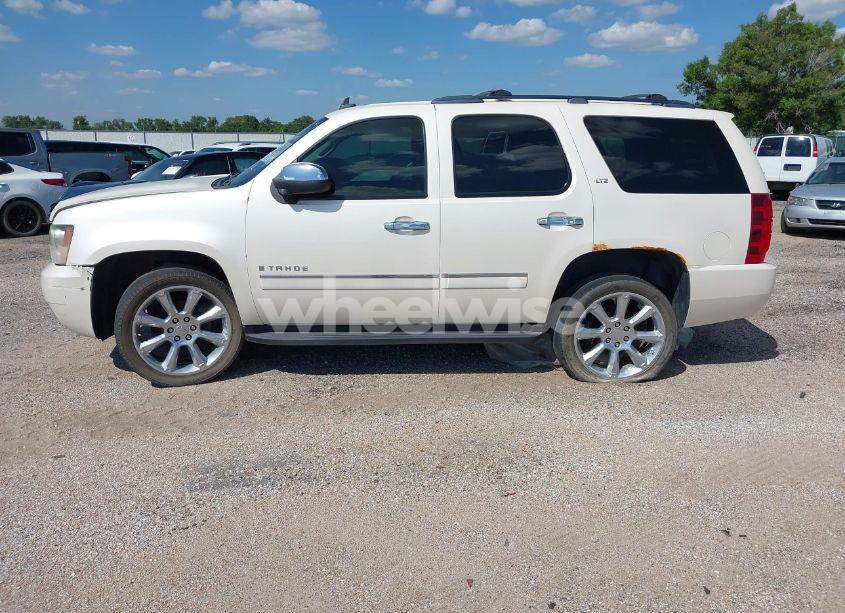 Photo 14 of 2009 Chevrolet Tahoe LTZ (VIN 1GNFK33009R172823)