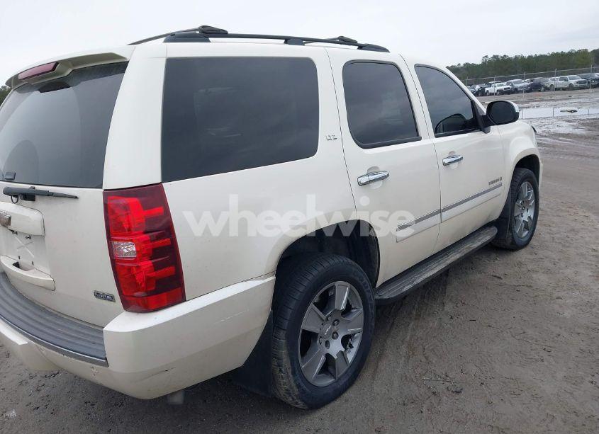 Photo 4 of 2009 Chevrolet Tahoe LTZ (VIN 1GNFK33019R169221)
