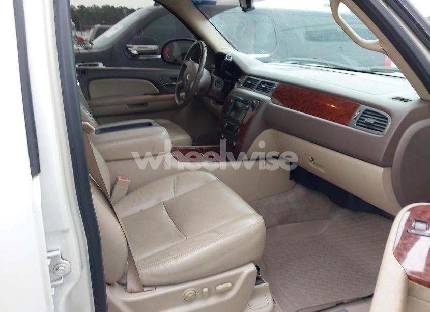 Photo 5 of 2009 Chevrolet Tahoe LTZ (VIN 1GNFK33019R169221)