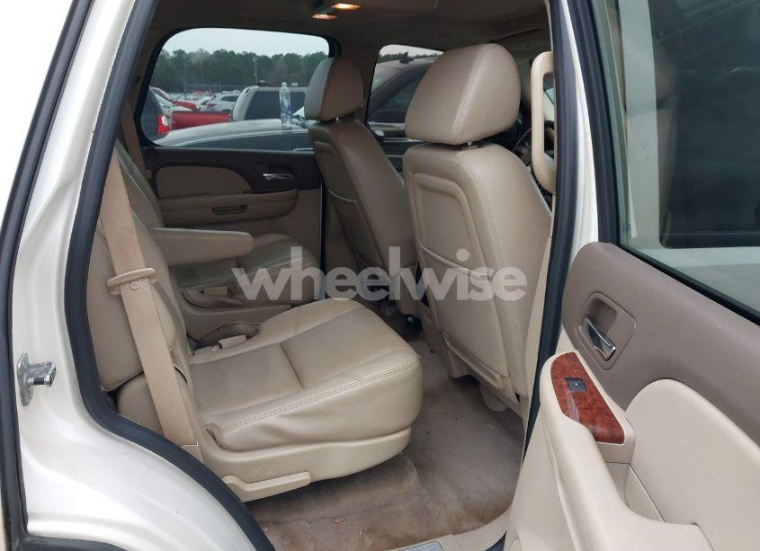 Photo 8 of 2009 Chevrolet Tahoe LTZ (VIN 1GNFK33019R169221)