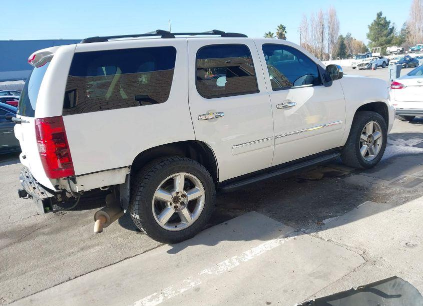 Photo 4 of 2009 Chevrolet Tahoe LTZ (VIN 1GNFK33019R267780)