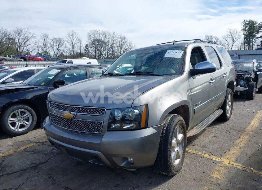 Photo 2 of 2009 Chevrolet Tahoe LTZ (VIN 1GNFK33029R143324)