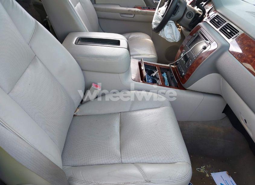 Photo 5 of 2009 Chevrolet Tahoe LTZ (VIN 1GNFK33029R143324)