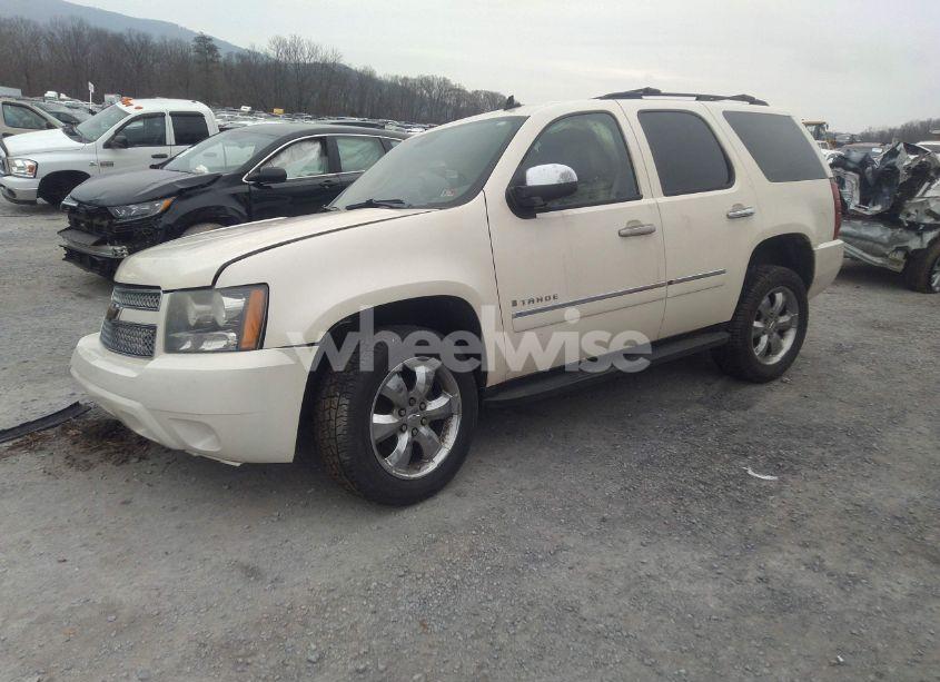 Photo 2 of 2009 Chevrolet Tahoe LTZ (VIN 1GNFK33039R217642)