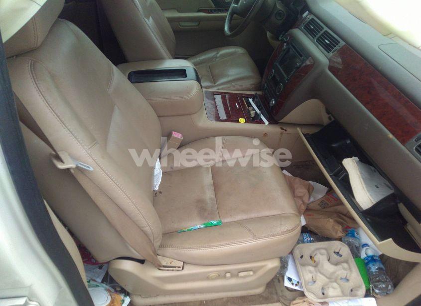 Photo 5 of 2009 Chevrolet Tahoe LTZ (VIN 1GNFK33039R217642)