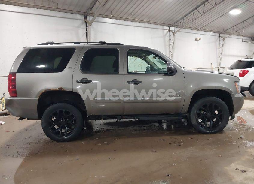 Photo 13 of 2009 Chevrolet Tahoe LTZ (VIN 1GNFK33049R143390)