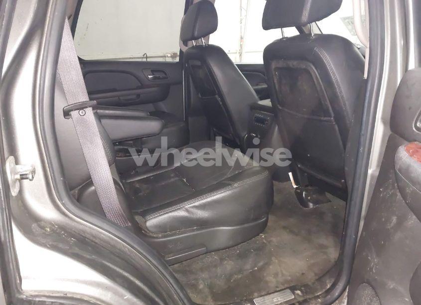 Photo 8 of 2009 Chevrolet Tahoe LTZ (VIN 1GNFK33049R143390)