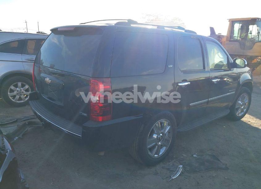 Photo 4 of 2009 Chevrolet Tahoe LTZ (VIN 1GNFK33049R151831)
